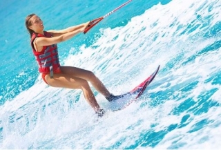  Esquí acuático Riviera Water Sports 